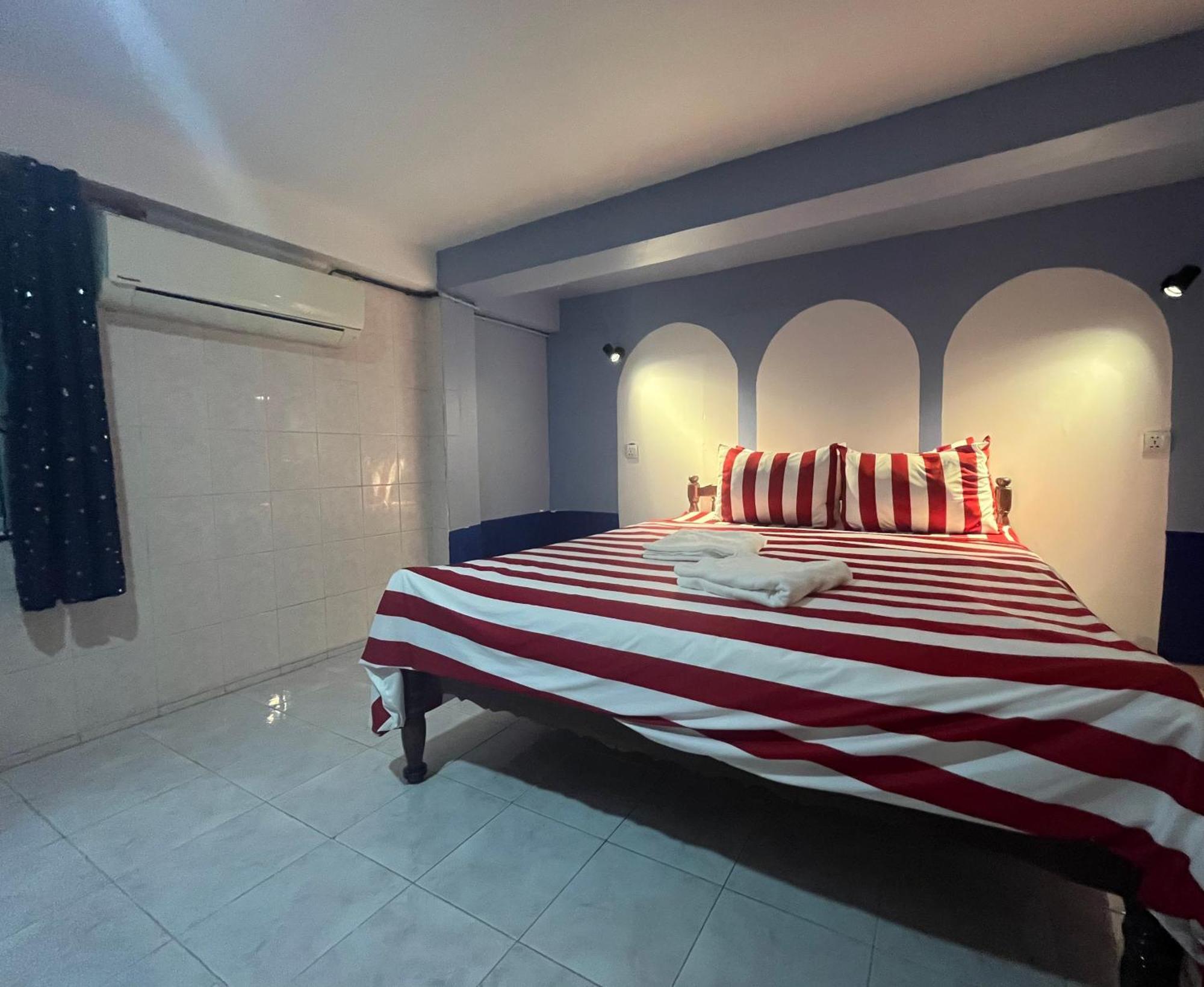 Hotel Por Chey Battambang Exterior foto