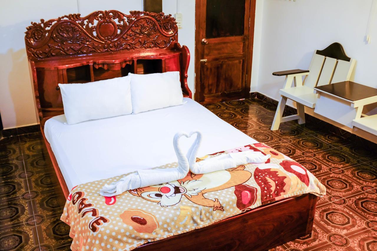 Hotel Por Chey Battambang Exterior foto